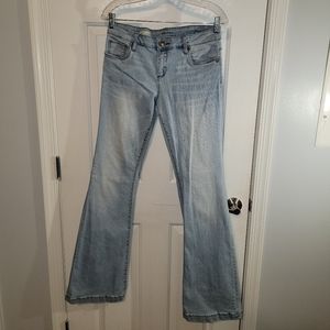Chrissy Flare Jeans Kut from the Cloth